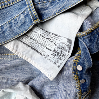 Levi’s 501 vintage W33 azul claro rotos originales