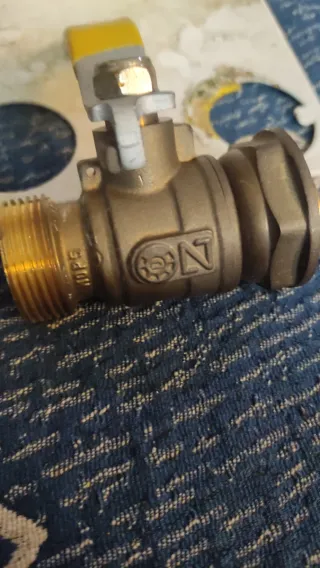 Soporte, Válvula y Codo Contador de gas