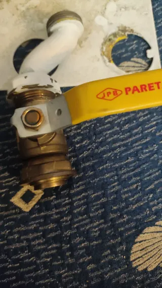 Soporte, Válvula y Codo Contador de gas