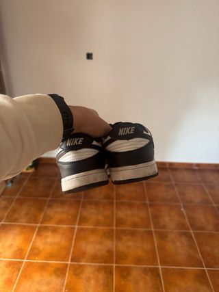 Zapatillas Nike Panda t.43 negras y Blancas