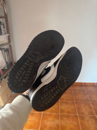 Zapatillas Nike Panda t.43 negras y Blancas