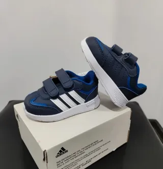 Sapatilhas Adidas Criança Tamanho 21 Novas