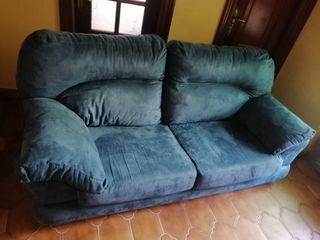 Sofá azul de tela súper confortable