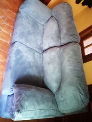 Sofá azul de tela súper confortable