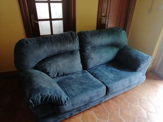 Sofá azul de tela súper confortable