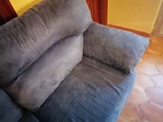 Sofá azul de tela súper confortable