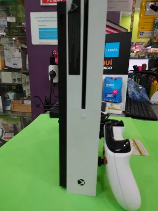 Xbox one S Blanca + Mando