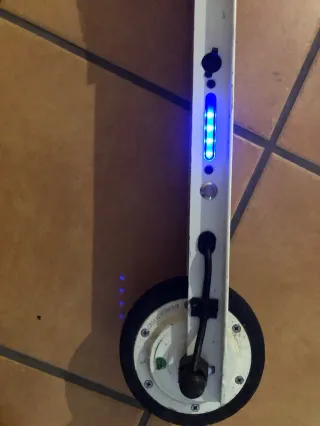 Patinete eléctrico Scooter blanco y negro