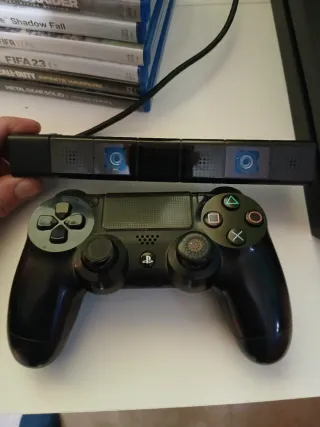 PS4 (PlayStation 4) Negra + 14 Juegos