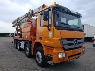 Hormigonera Naranja y Blanca