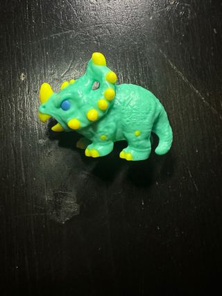 Sorpresa Kinder Joy Dinosauro Triceratopo