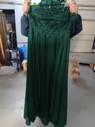 Vestido de fiesta verde con encaje