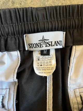 Pantalones cargo Stone Island grises