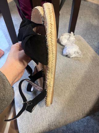 Sandalias negras con lazo talla 38