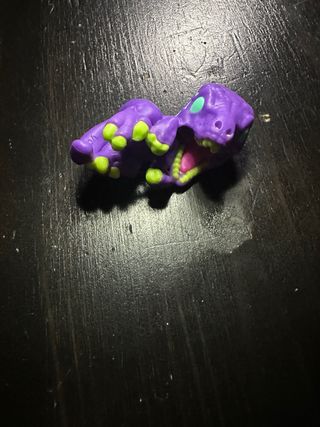 Sorpresa Kinder Joy Mostro Viola e Verde