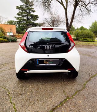 Toyota AYGO x-play 5p Automático 2019
