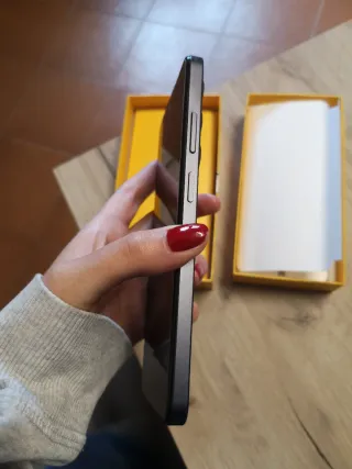 Realme 14x 5G Carbon Black 256GB Nuovo