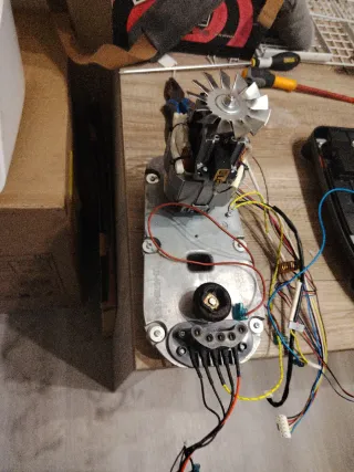 Motor y piezas Monsieur Cuisine Connect