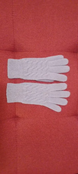 Guanti azzurri in lana