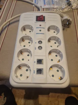 Base múltiple 8 enchufes + Antena