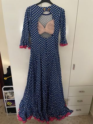 Traje de flamenca azul con lunares