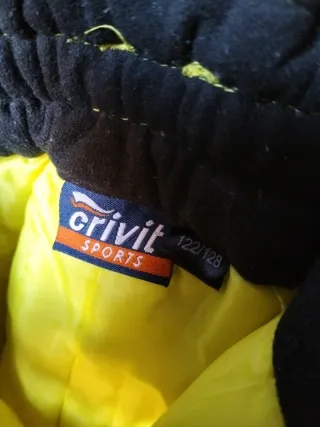 Mono y conjunto de esquí infantil