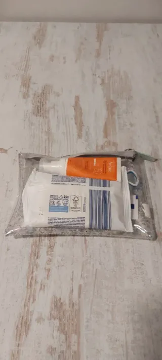 Neceser transparente con lentejuelas