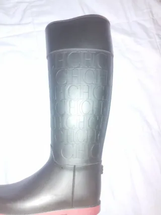 Botas altas Carolina Herrera negras y rojas