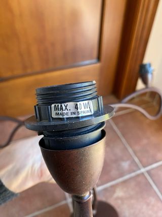 Lámpara de forja marrón 3 brazos. Tengo 2