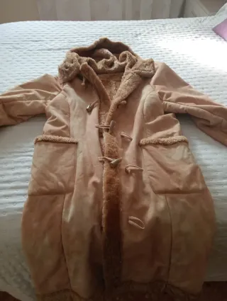 Abrigo Trinka Beige/Marrón con Capucha