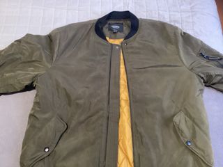 Cazadora bomber Pull&Bear verde hombre