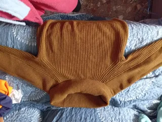 2 jerseys otoño cuello vuelto Talla S.prec los 2.