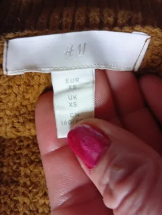 2 jerseys otoño cuello vuelto Talla S.prec los 2.