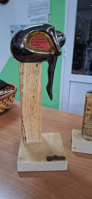 Estatuas abstractas Galos