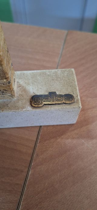 Estatuas abstractas Galos