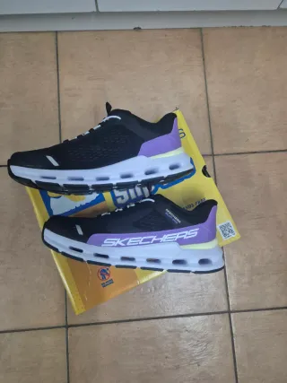 Skechers Slip-ins Talla 38 Negras/Moradas