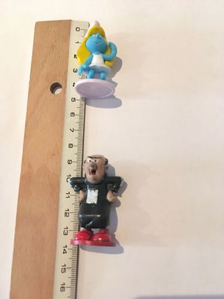 Confezione da 12 action figure dei Puffi. NUOVI