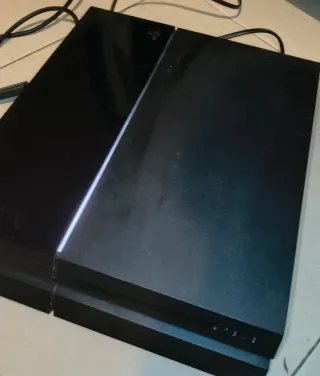 PS4 (PlayStation 4) Negra + Juegos y Mando