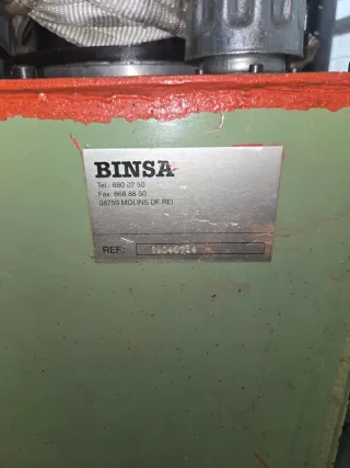 Bomba hidráulica con depósito y refrigerador