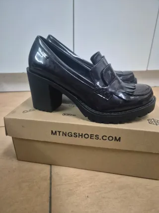 Zapato Mustang Talla 37 Burdeos