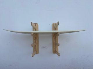 Racks. Soporte de madera para tablas de surf