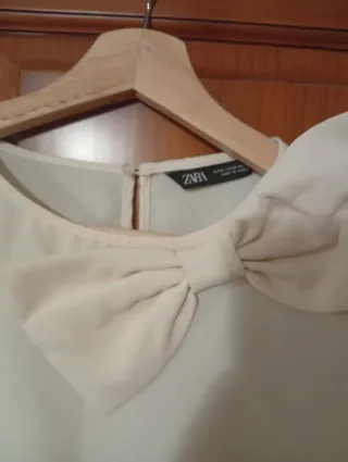 Blusa Zara Beige Lazo Talla 38