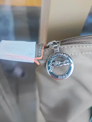 Color verde khaqui. Le Pliage talla L hombros.