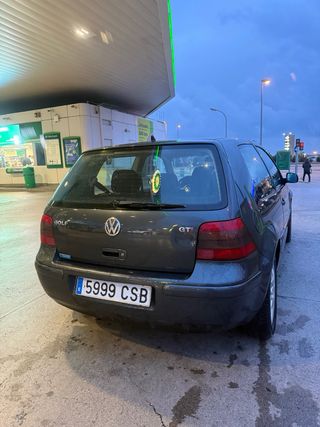 Volkswagen Golf 2003