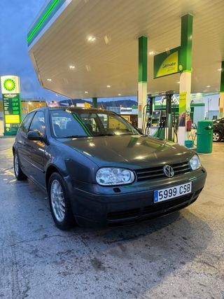 Volkswagen Golf 2003