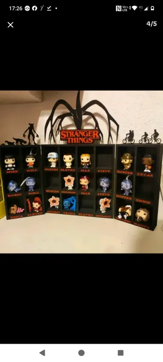 Expositor Stranger Things Kinder Plegable