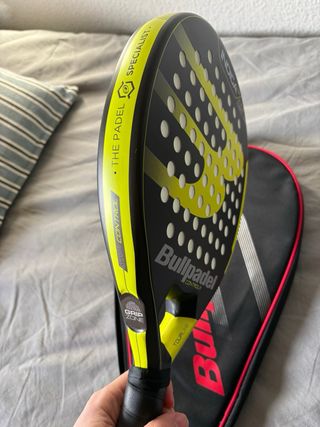 Pala Bullpadel Indiga CTR Negra y Verde (SIN USAR)