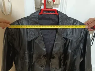 Cazadora cuero vintage negra