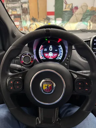 Abarth 695 2021