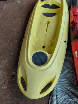 Kayak amarillo es el bic de paseo